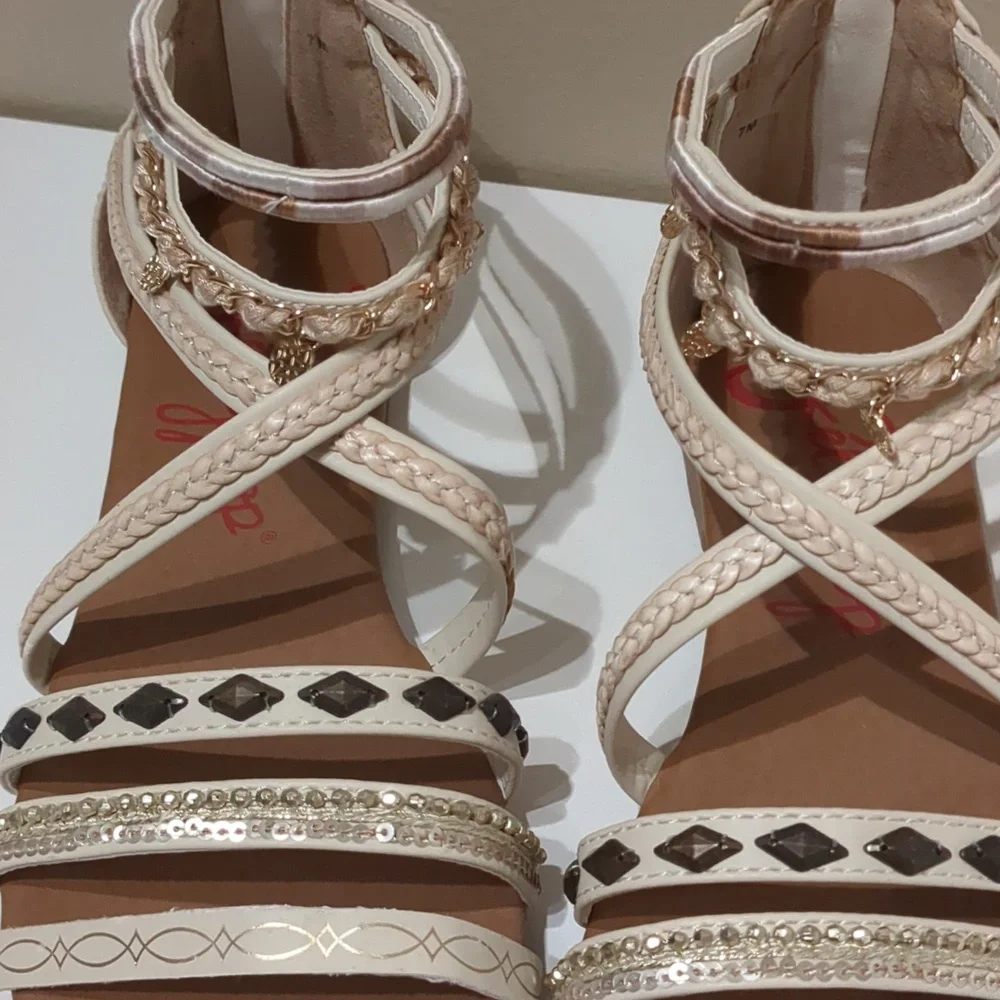 Women's Gladiator Sandals - Picture 4 of 4